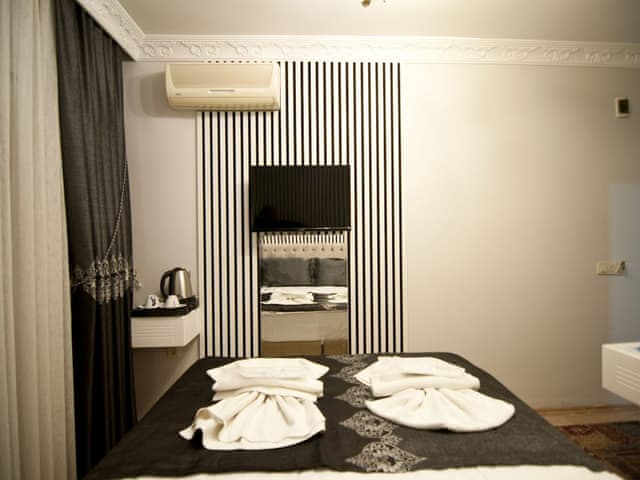 Economic Double Room with Balcony Lower Floor