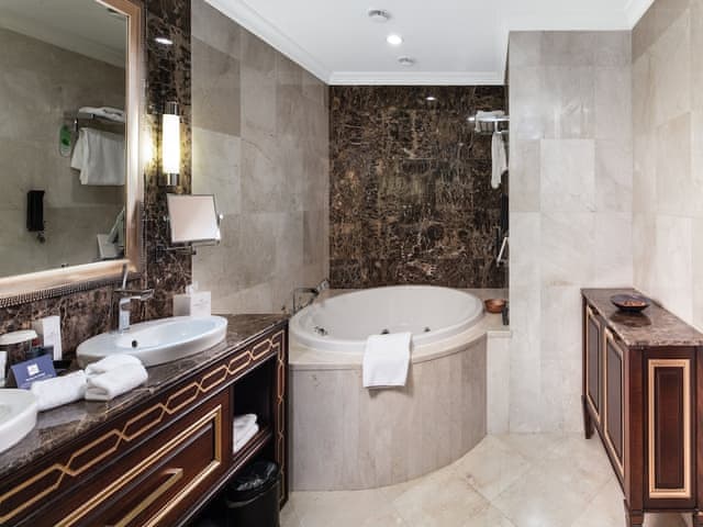 Suite, Accessible (Jakuzzi)