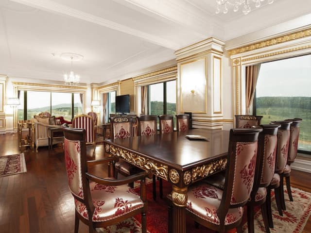 Presidential Suite, Multiple Beds