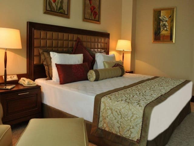 Standard Room, 1 King Bed, Club Lounge Access