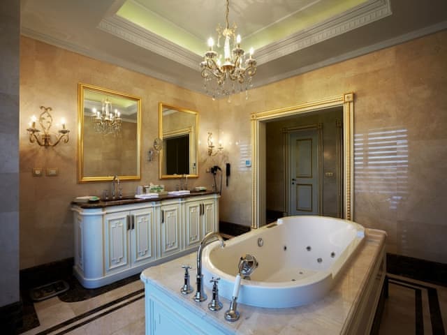 Presidential Suite, Multiple Beds