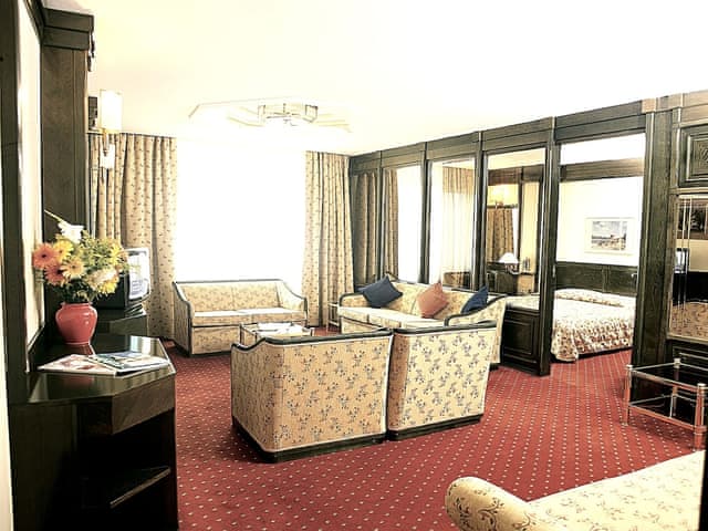 Royal Suite Room (Sea View- Old City View)
