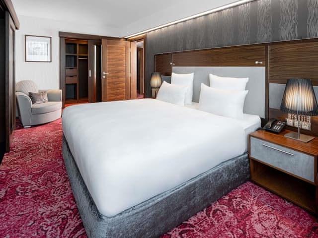 Deluxe Suite, 1 King Bed