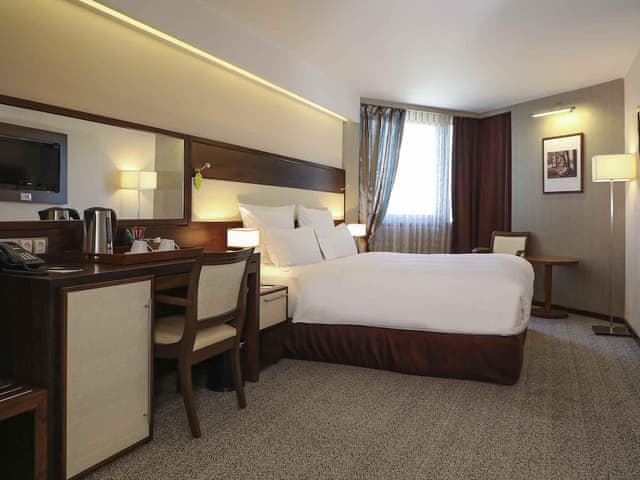 Deluxe Room, 1 King Bed