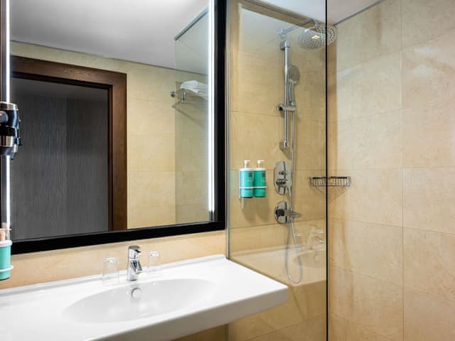 Superior Room, 1 King Bed (River Side)