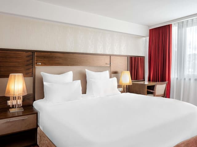 Deluxe Suite, 1 King Bed