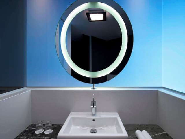 Deluxe Guest Room, 2 Twin, City View