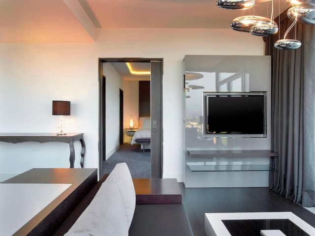 Executive Suite, Club lounge access, 1 Bedroom Suite, 1 King, Bosphorus view, Terrace