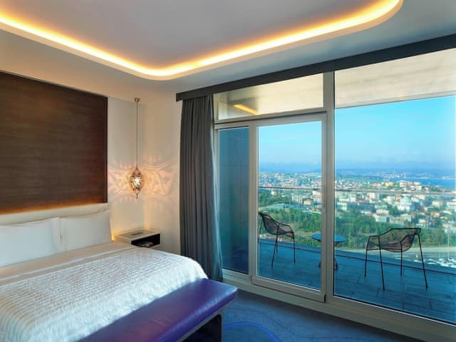 Executive Suite, Club lounge access, 1 Bedroom Suite, 1 King, Bosphorus view, Terrace