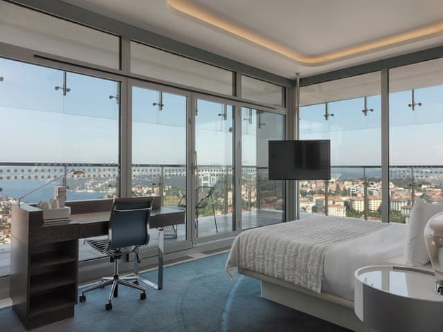 Junior Bosphorus Suite, Club lounge access, Junior Suite, 1 King, Bosphorus view, Terrace