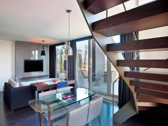 Duplex Loft Suite, Club lounge access, 1 Bedroom Bi-level Suite, In Loft: 1 King, City view