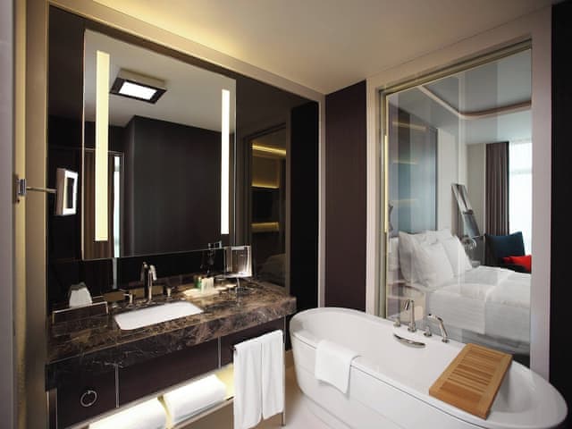 Deluxe Guest Room, 2 Twin, City View