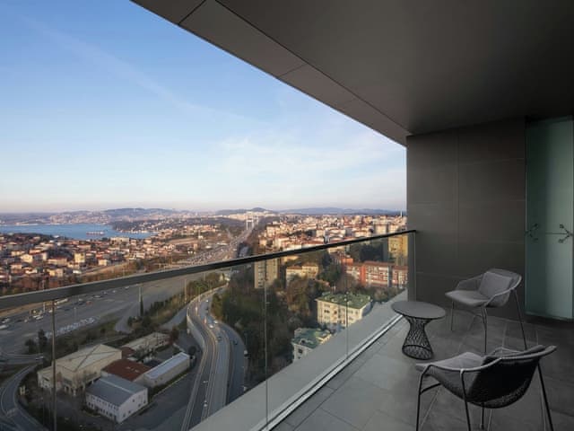 Executive Guest room, Club lounge access, 2 Twin, Bosphorus view, Balcony