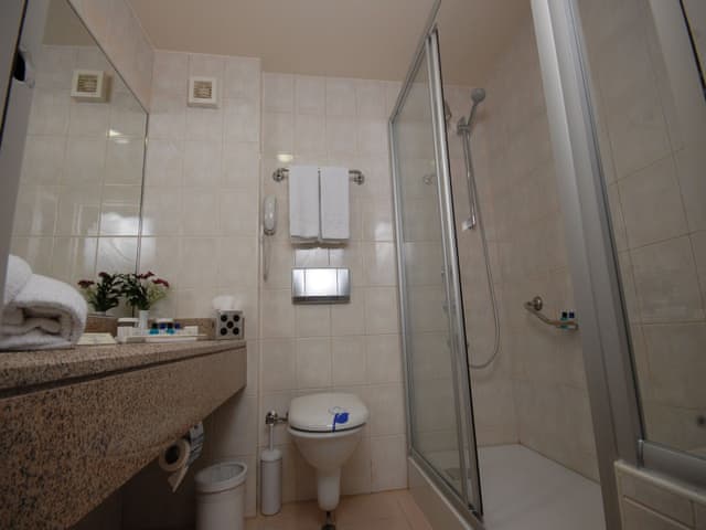 Küçük Çift Kişilik Oda