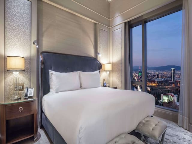 One Bedroom Corner Suite