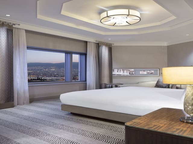 Room, 1 King Bed, Corner