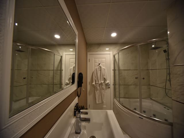 Executive Suite, 1 Bedroom, Jetted Tub, Lake View