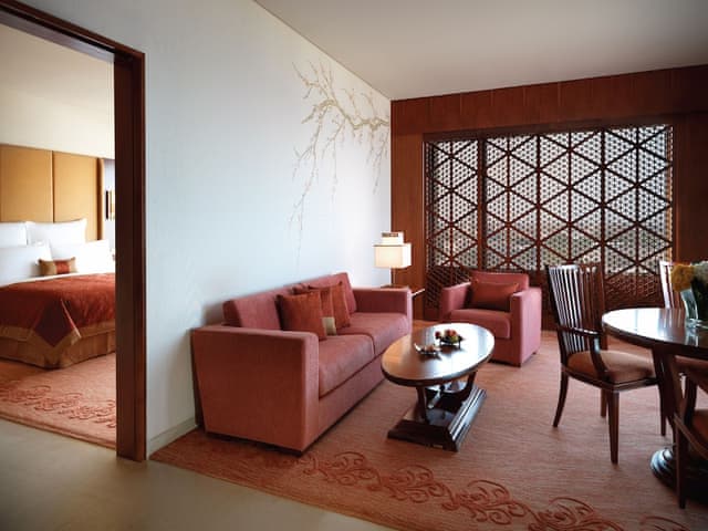 Club Deluxe Suite with direct access to the Executive Lounge