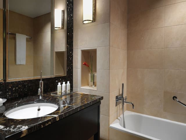 Deluxe Room, 1 King Bed