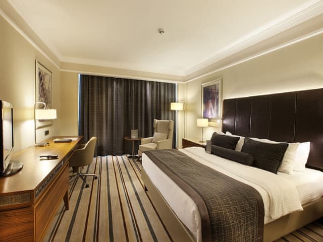 Superior King Room Land View