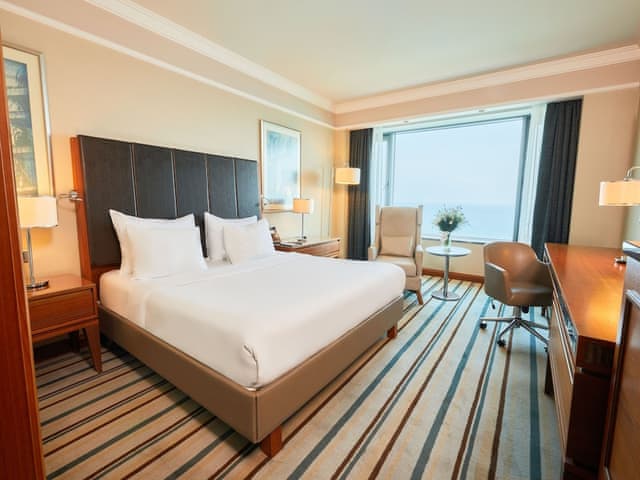 Deluxe King Room Sea View