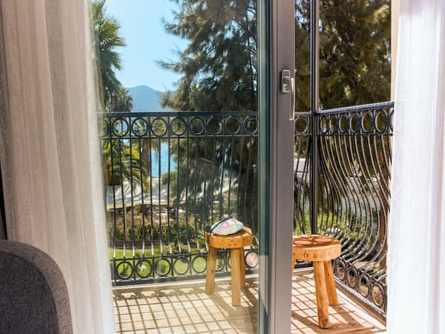 Standard Room, Partial Sea View (Mainbuilding)