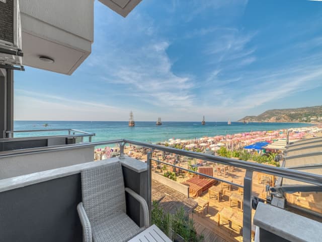 Standard Double or Twin Room, 1 Bedroom, Partial Sea View