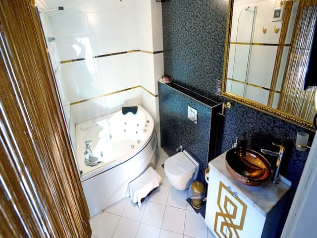 Luxury Suite with Jacuzzi ( Honeymoon Package )