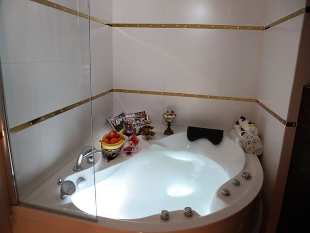 Luxury Suite with Jacuzzi ( Honeymoon Package )