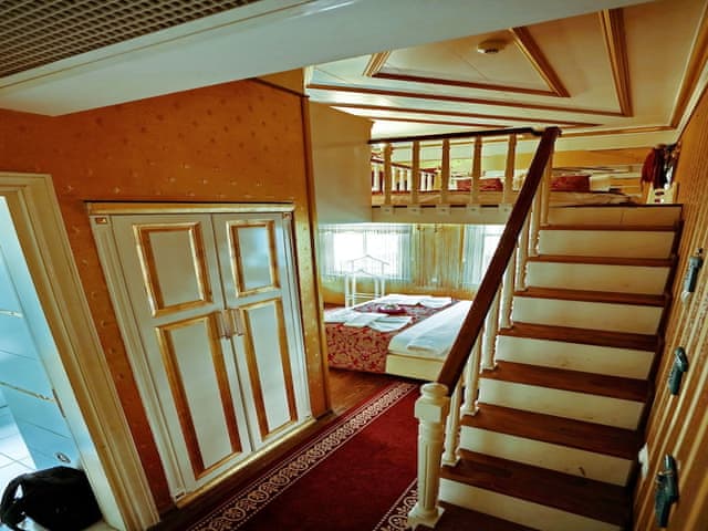 Delüks Üç Kişilik Oda