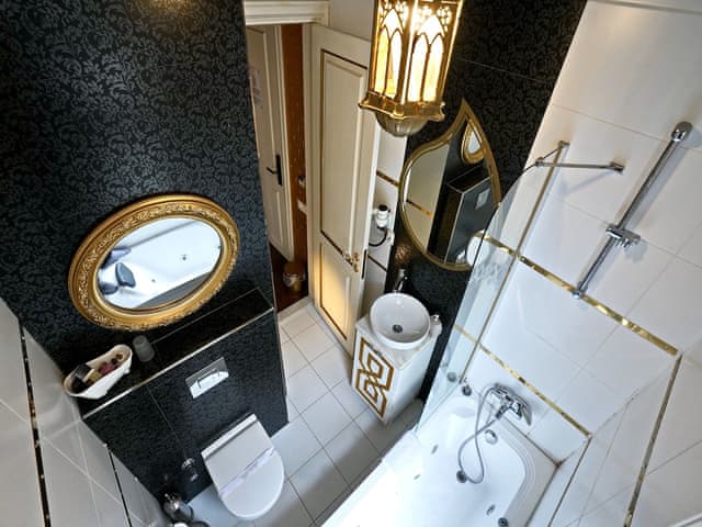 Delüks Üç Kişilik Oda