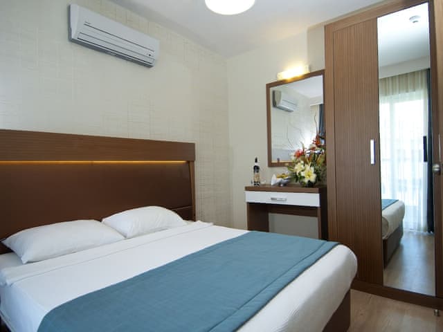 Standard Room, 1 Double or 2 Twin Beds