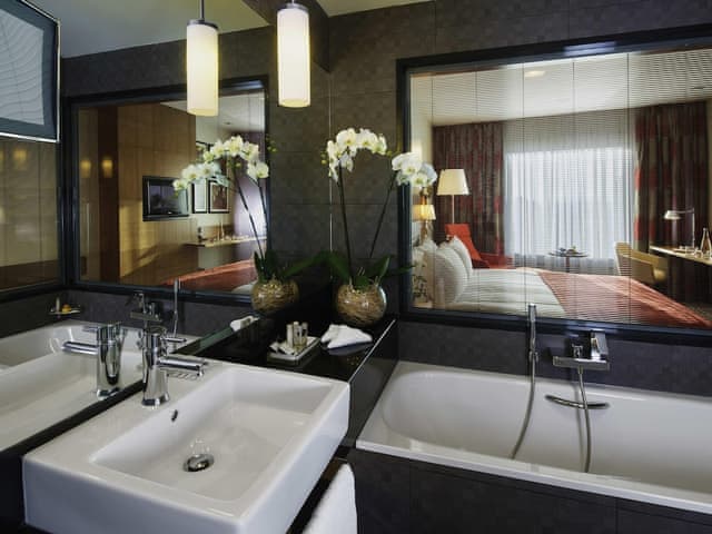 Deluxe Room, 1 King Bed