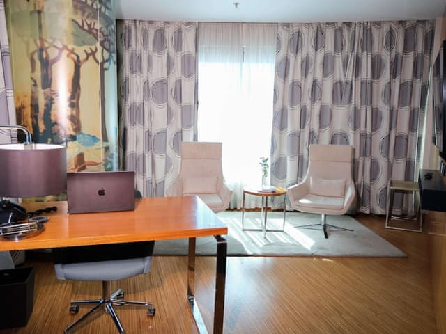 Deluxe Suite, 1 King Bed