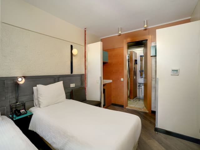 Twin Room, 2 Twin Beds
