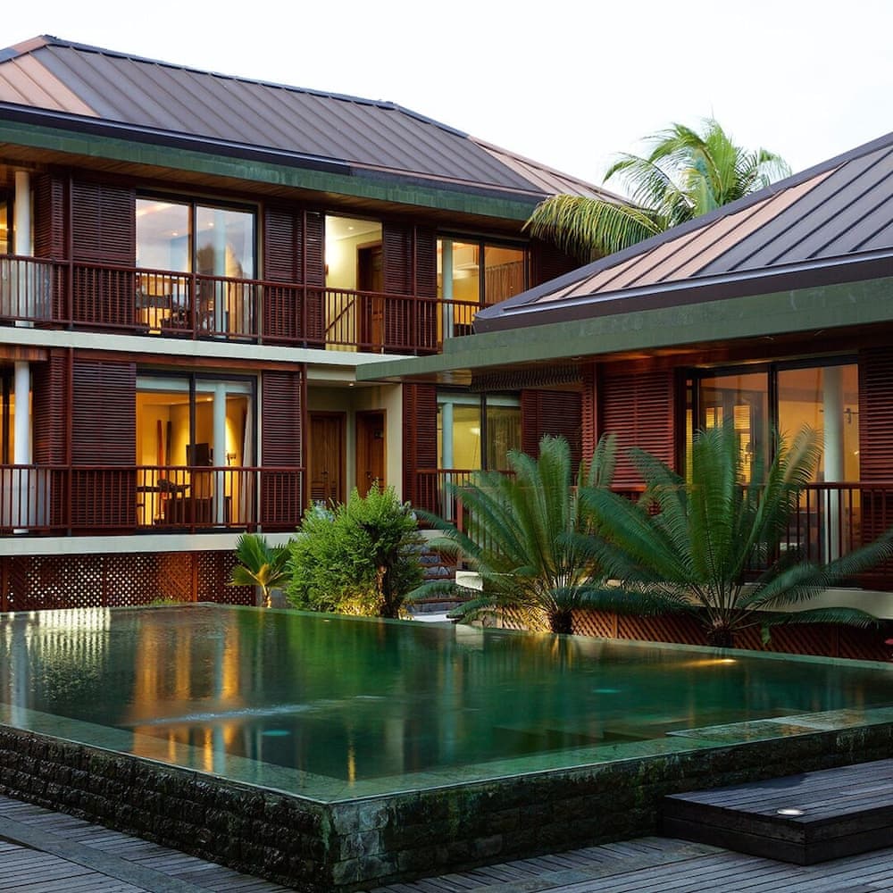 Dhevatara Beach Hotel