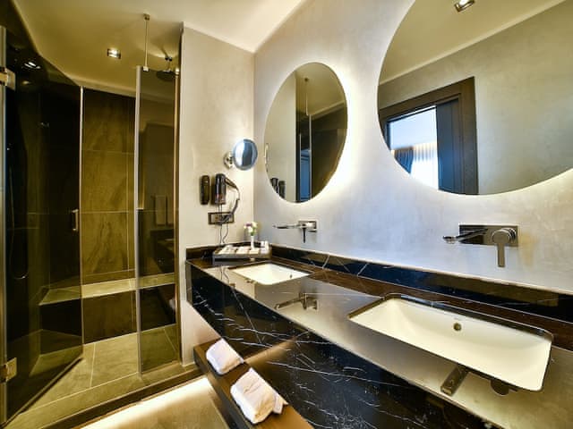 Deluxe Room, 1 Queen Bed