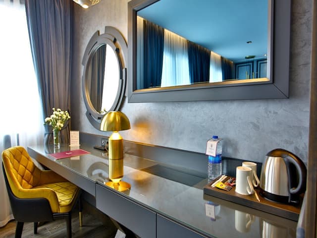 Deluxe Room, 1 Queen Bed