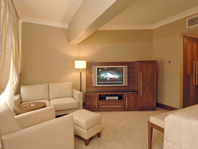 Superior Business Room