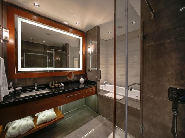 Superior Business Room