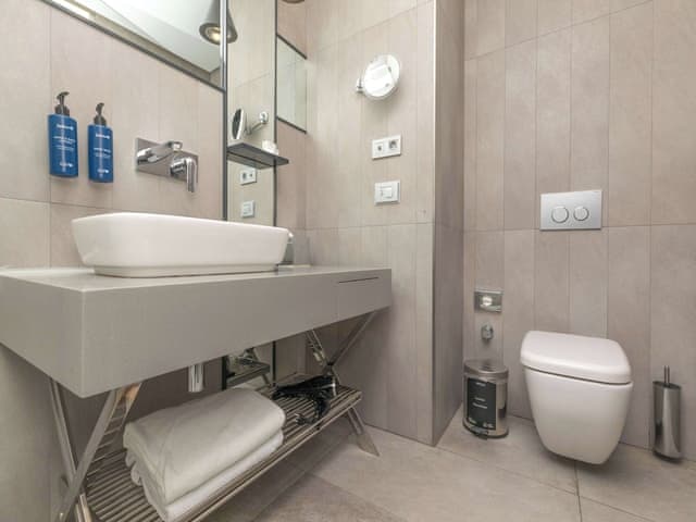 Superior Room (High Floor)