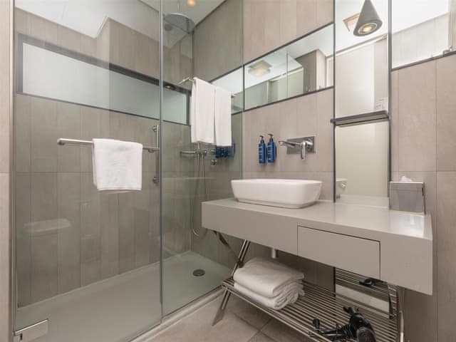 Superior Room (High Floor)