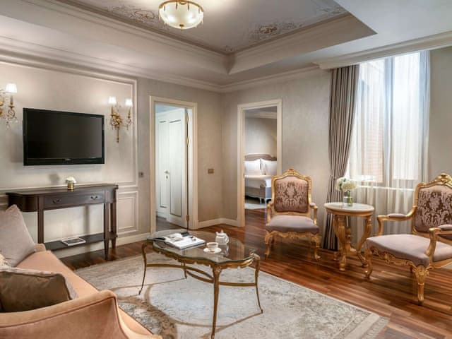 Suite, 1 King Bed