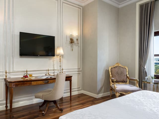 Deluxe Room, 1 Double Bed (Pera View)