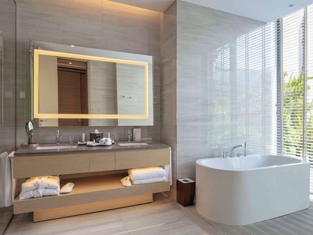 Deluxe Room, 1 King Bed