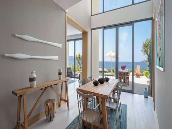 Premium Suite, 1 King Bed, Pool Access