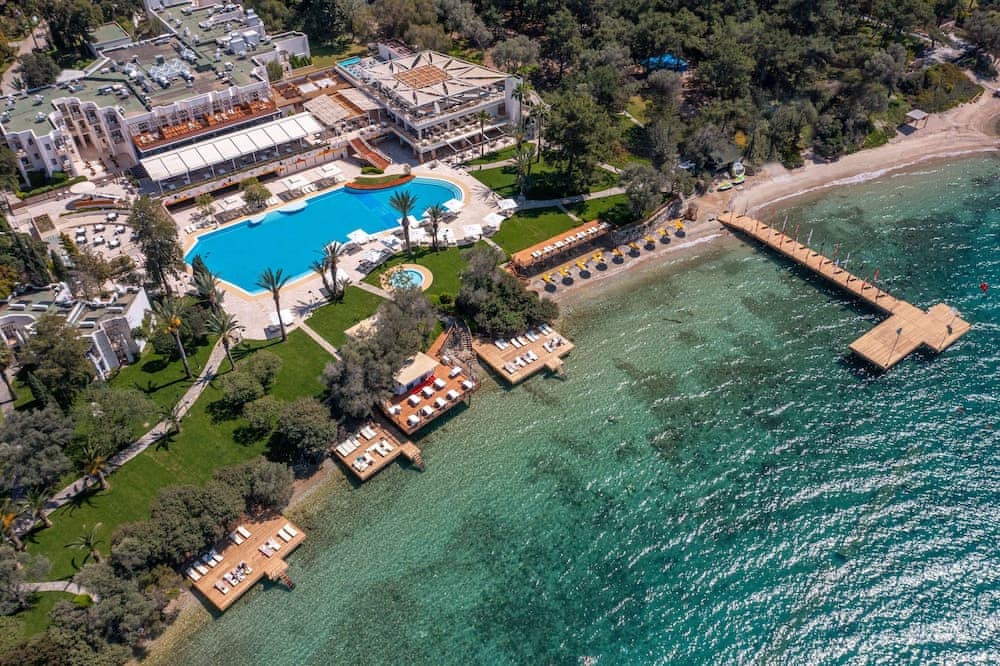 DoubleTree by Hilton Bodrum Işıl Club Ultra All Inclusive Resort