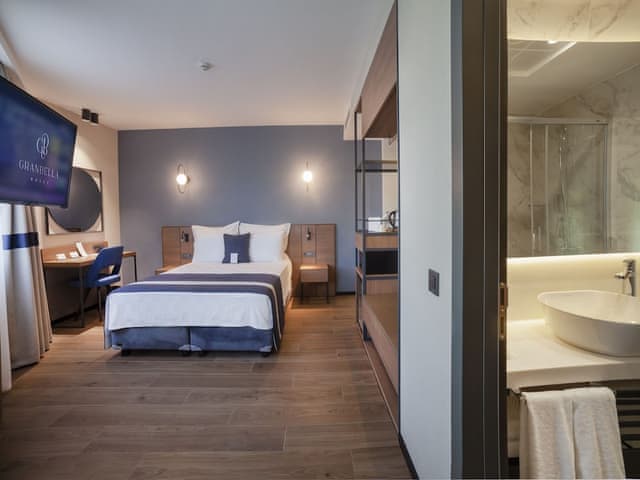 Family Room, 2 Bedrooms, Connecting Rooms, City View