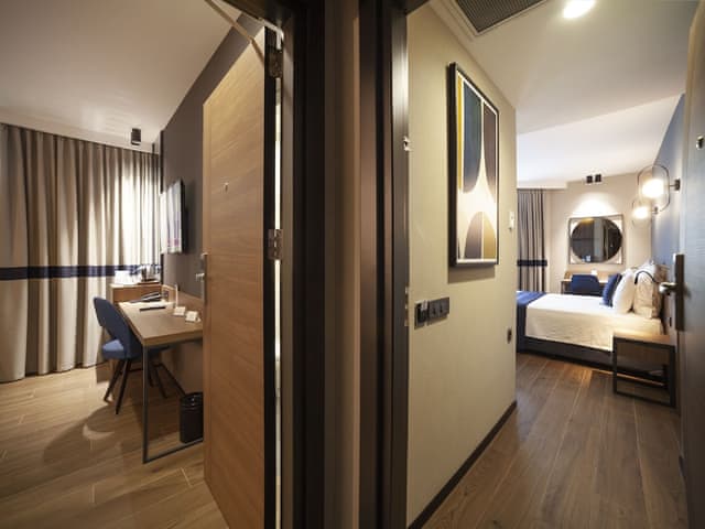 Family Room, 2 Bedrooms, Connecting Rooms, City View