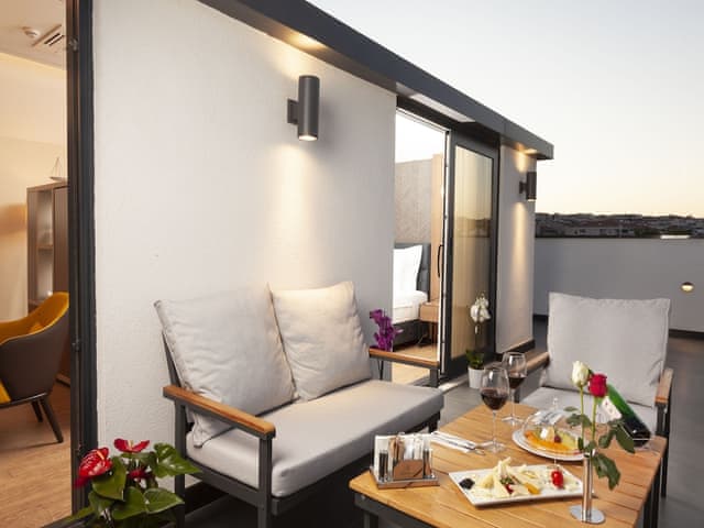 Luxury Studio Suite, Terrace, City View